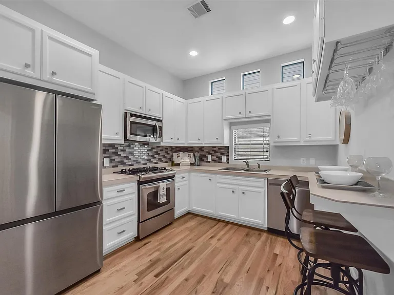 8715 Meadowcroft Dr #1102 — Photo 3