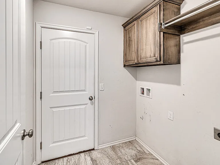 3012 NW 184th Ter — Photo 18