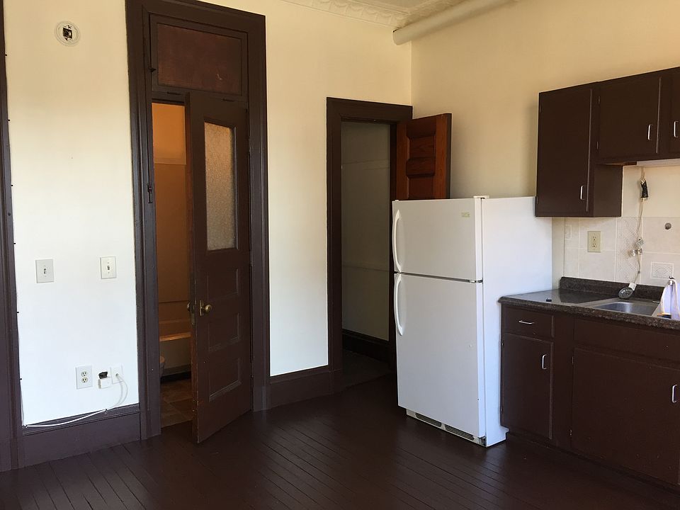 2nd image of 100 Main St #21