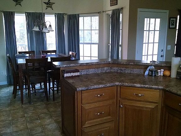 kitchen/ dining room