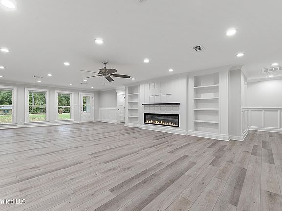 5th image of 13377 W Echo Dr