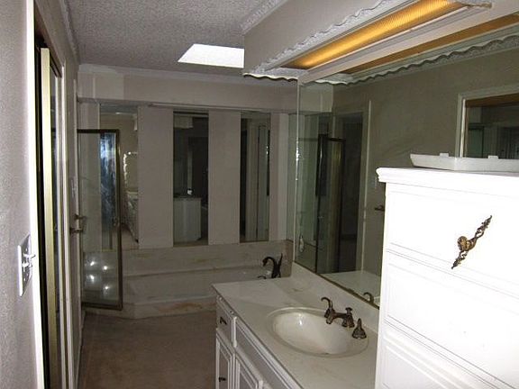 5th image of 3530 Pinehurst Cir