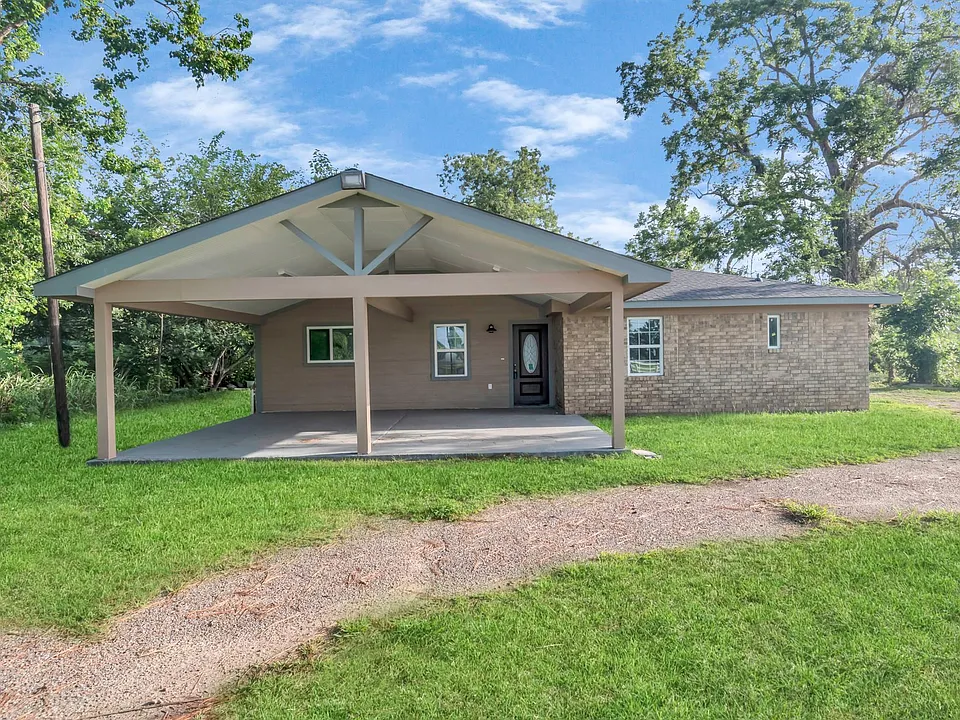 2826 W FM 1462