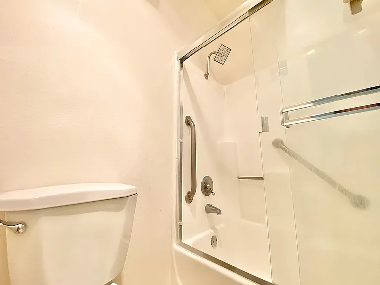 649.5 S Ridgeley Dr #102 — Photo 11