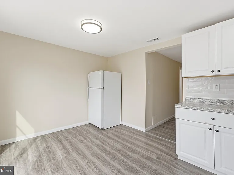 93 Washington St #1 — Photo 12