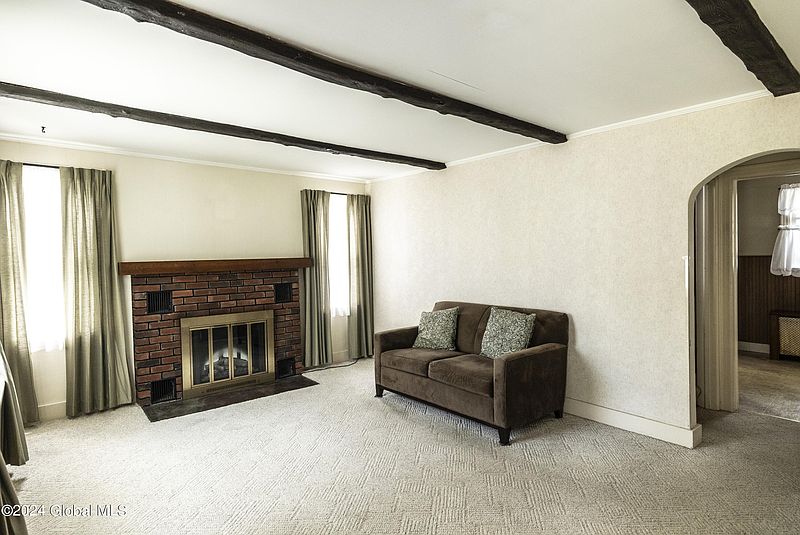 5th image of 2061 Caldicott Road