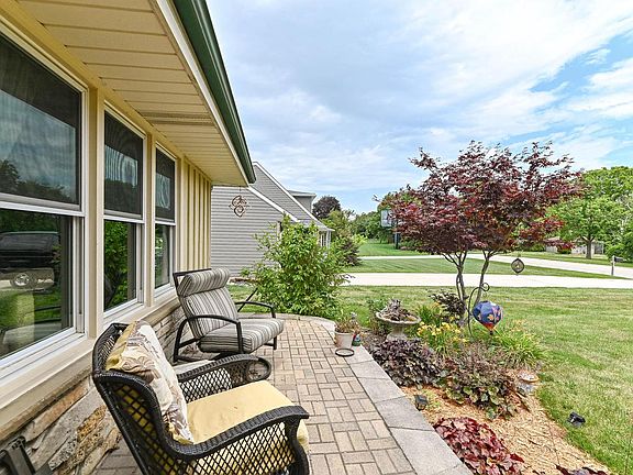 3rd image of 810 17th AVENUE