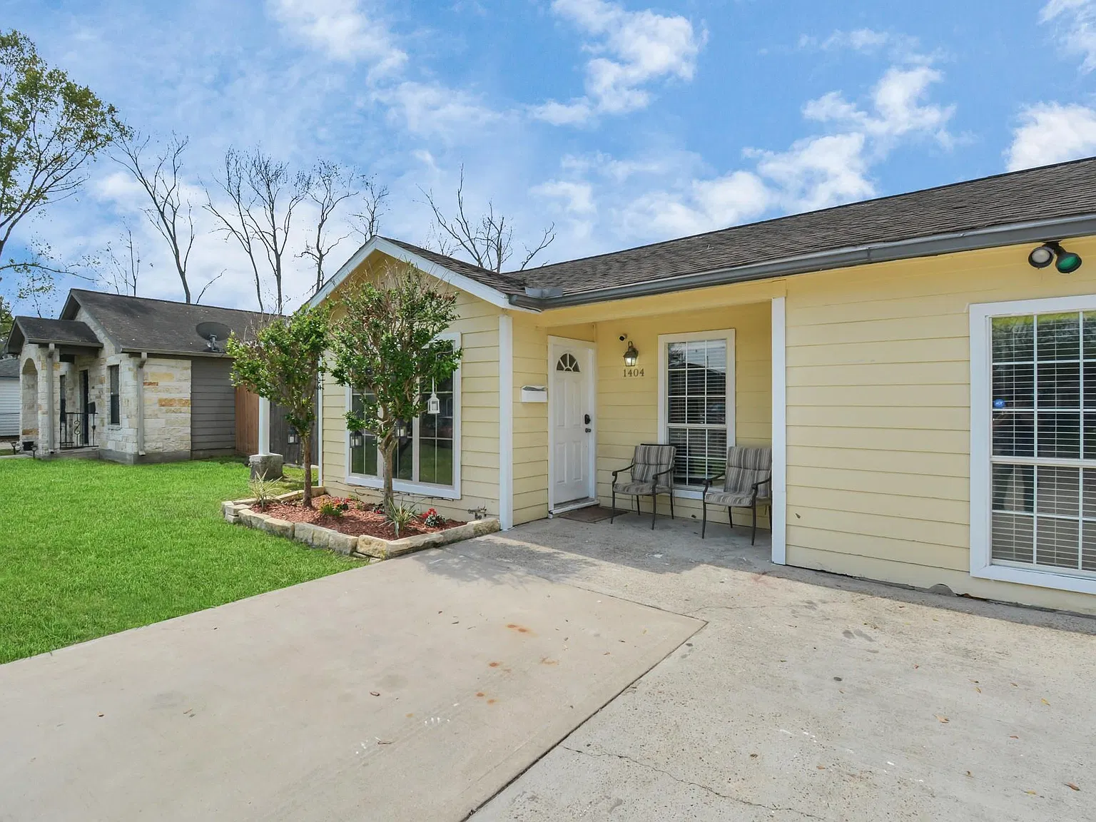 4 bed, 1.0 bath, 1034 sqft, $1,850 — Photo 3