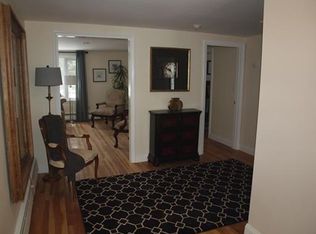 11 Robin Rd, Lynnfield, MA 01940