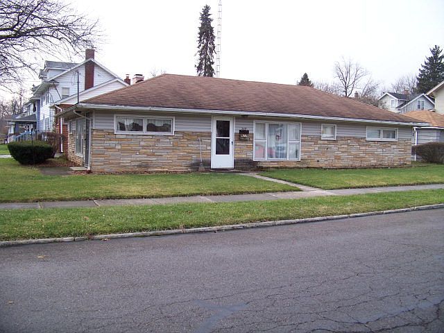 1st image of 249 E Washington St