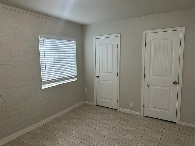 2111 E Sunland Vis — Photo 9