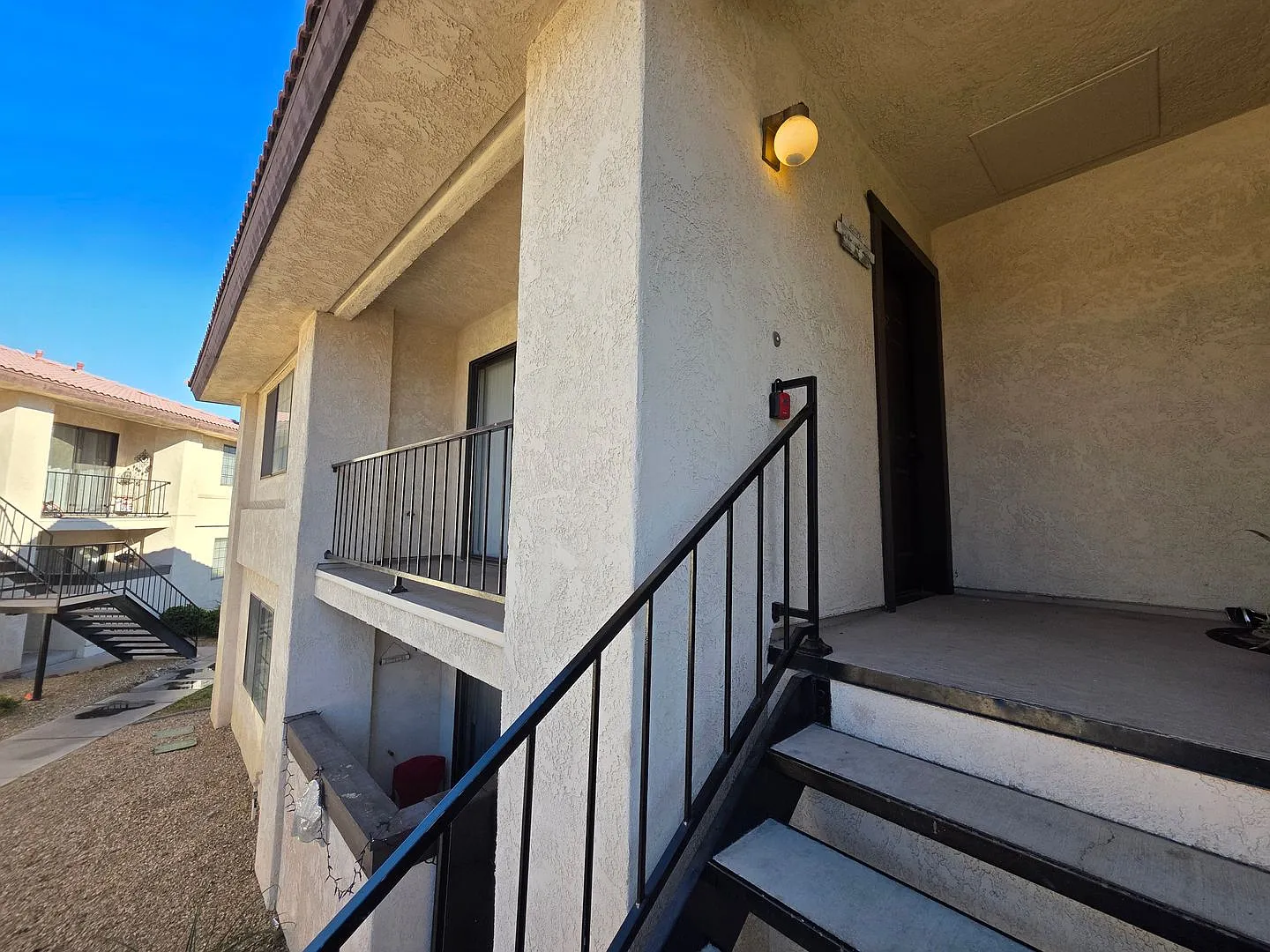 Charming 2 bedroom condo — Photo 2