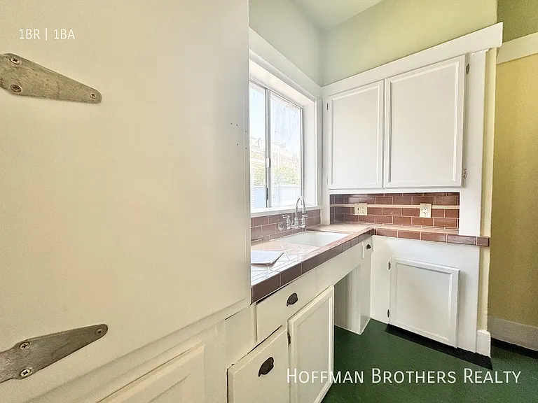 1032 Albany St #9 — Photo 9