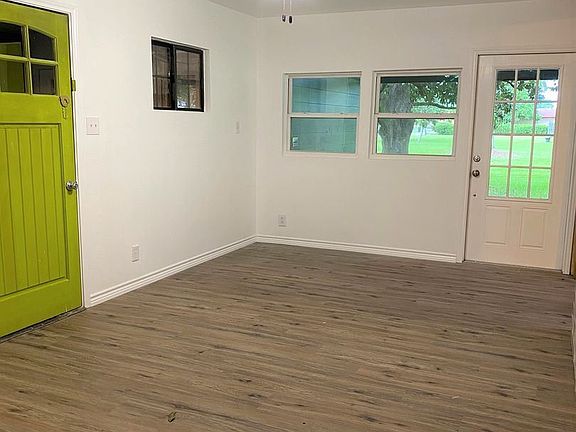 4th image of 716 Port Neches Ave