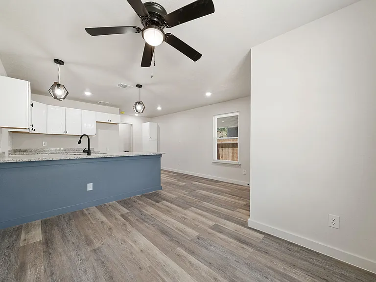 227 S Grimes St — Photo 11