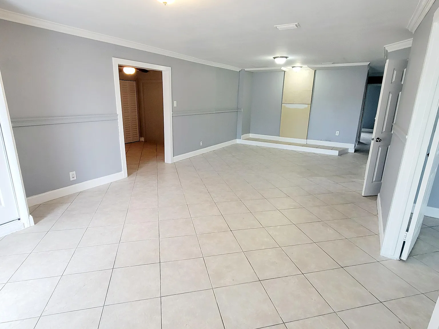 4 bed, 2.0 bath, 1600 sqft, $3,450 — Photo 3