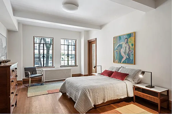 Sold by Douglas Elliman | media 18