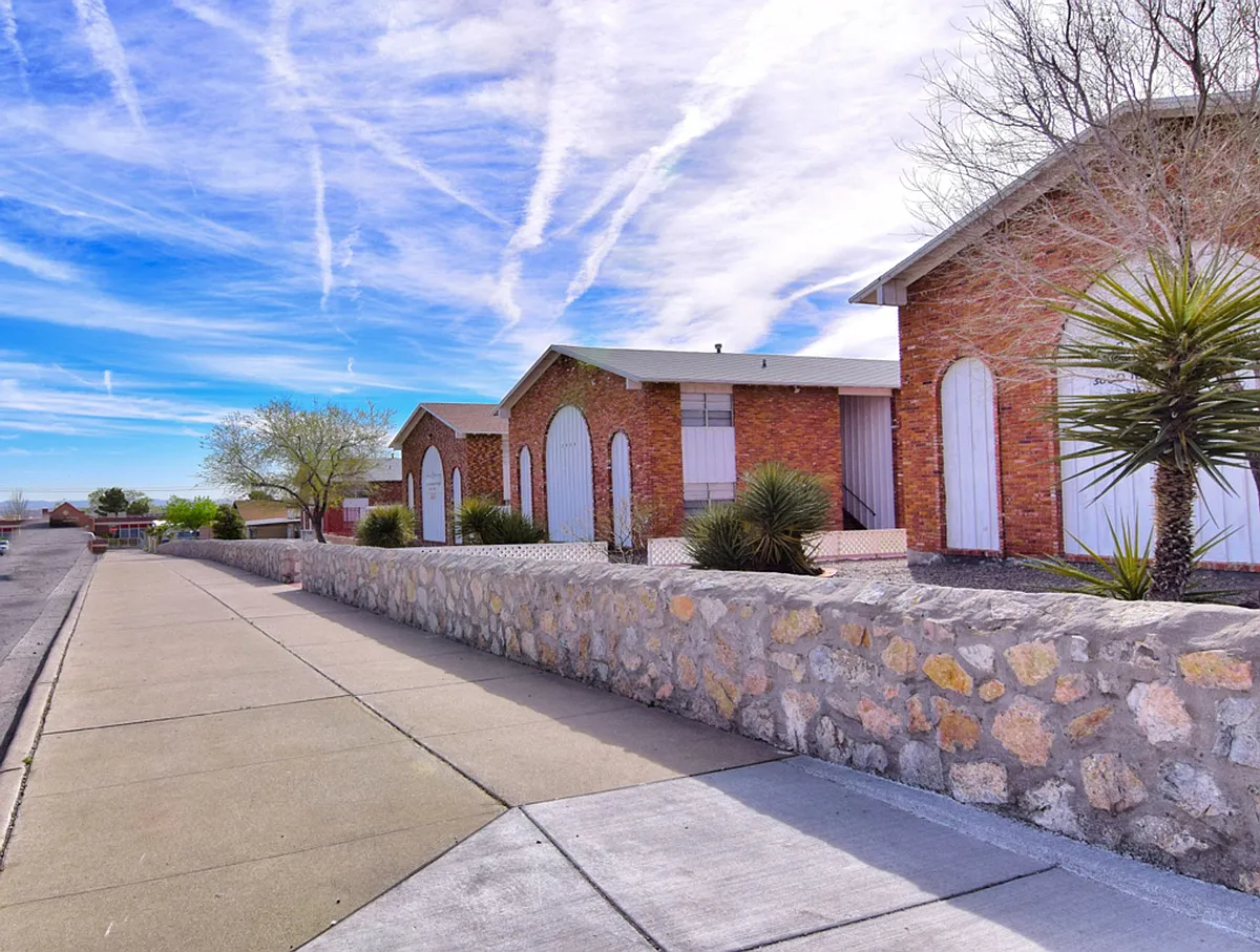 Building Photo - The Arches Apartments