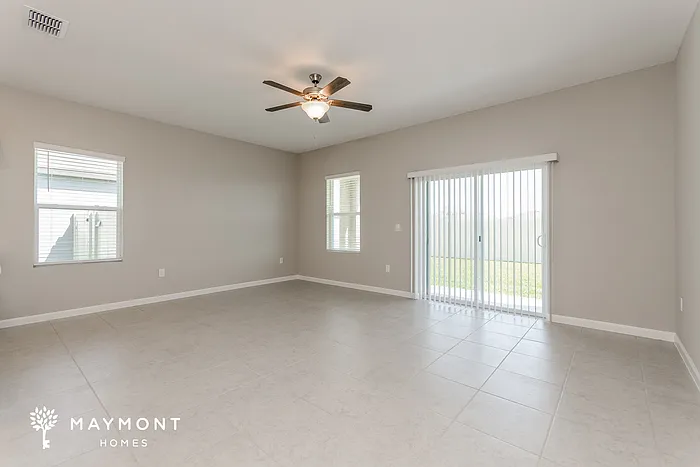3 bed, 2.0 bath, 1662 sqft, $2,095 — Photo 3