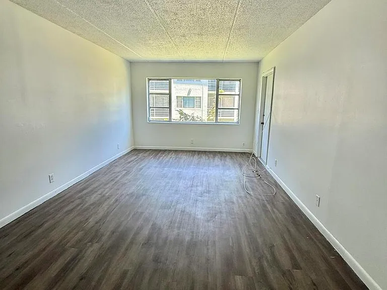 4500 N Flagler Dr #D9 — Photo 8