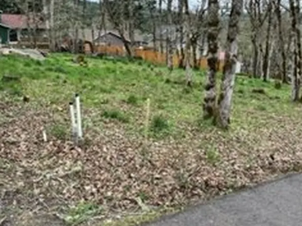 Laurel Hill Dr #103, Eugene, OR 97403