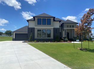 8117 E Elgin St, Broken Arrow, OK 74012