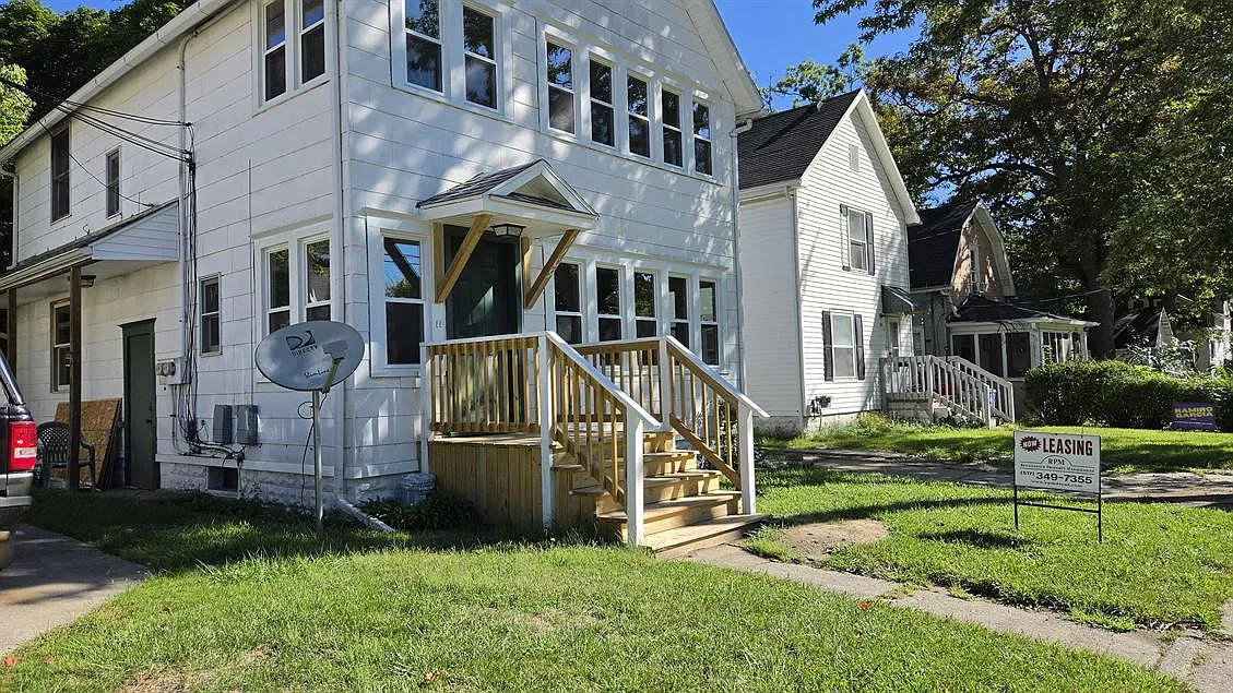1109 Prospect St. #1 & #2 — Photo 2