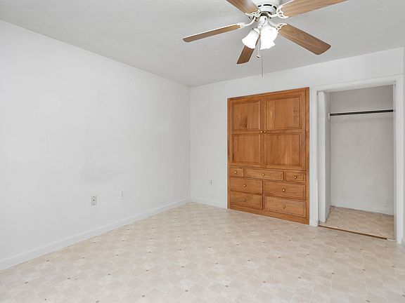 2nd image of 111 Oak Dale Ln #Basement