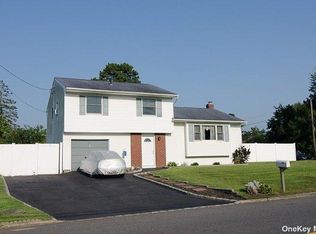 55 Ruland Rd, Selden, NY 11784