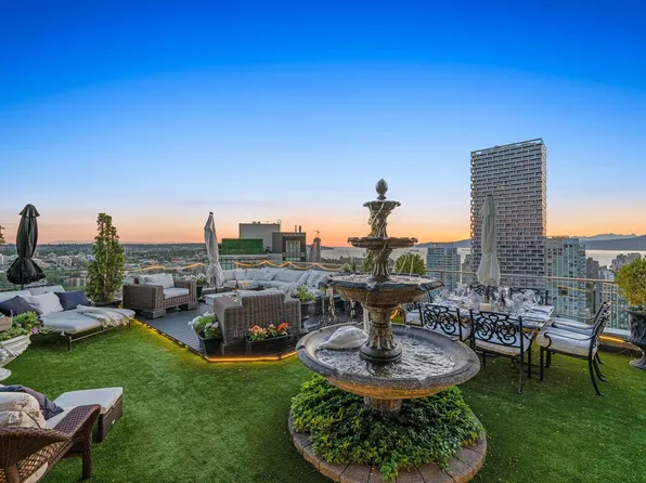 1495 Richards St #3701, Vancouver, BC V6Z 3E3