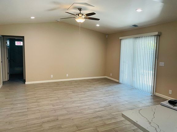 2nd image of 154 El Camino Ave APT A
