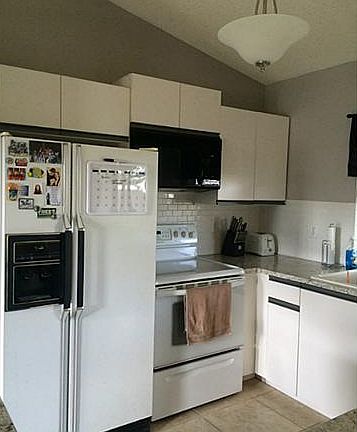 3rd image of 471 SE Volkerts Ter