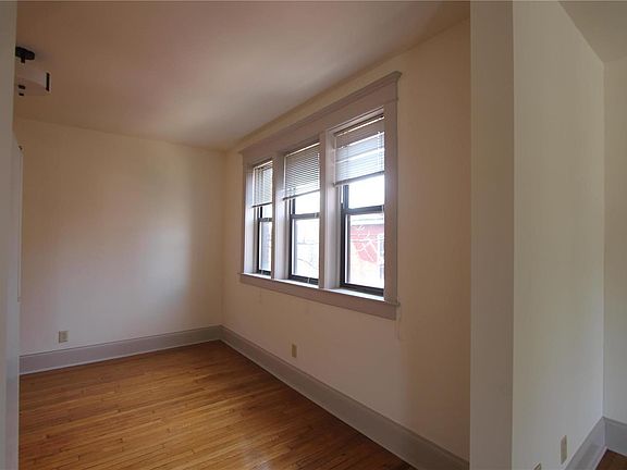 5th image of 3656 Shaw Ave