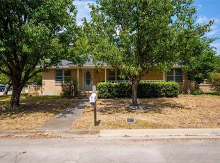 223 Hillcrest St, Sanger, TX 76266