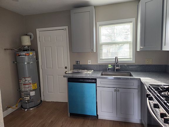 4th image of 5817 15th Ave