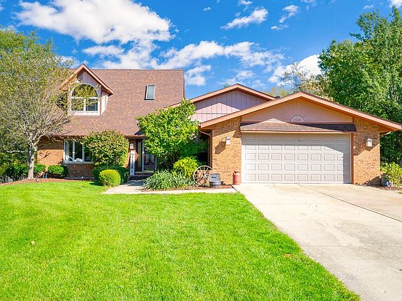 2nd image of 23640 S Cottonwood Ct