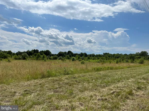 Folkstone Ln, Remington, VA 22734