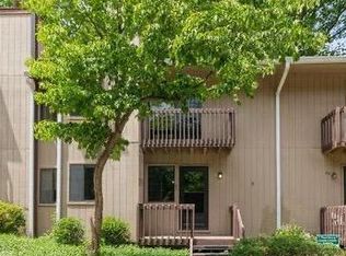 44 Harwood Ln #DD, Clementon, NJ 08021