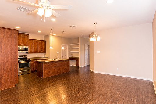 5th image of 3705 Vista Cove Dr