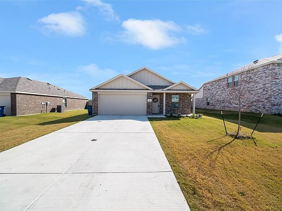 2nd image of 1136 Skyline Dr