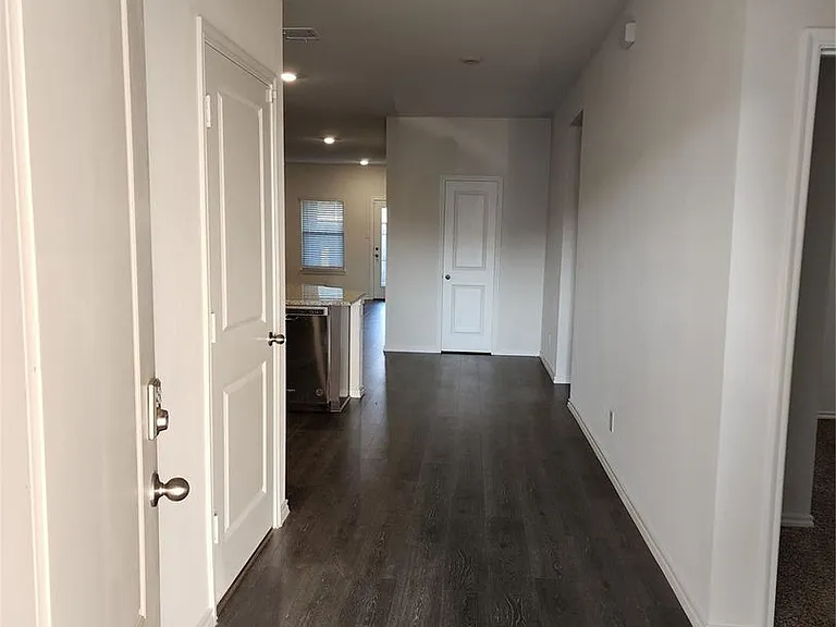 100 Stovall Ln — Photo 17