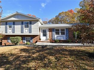 2071 Twin Pines Dr, Kernersville, NC 27284