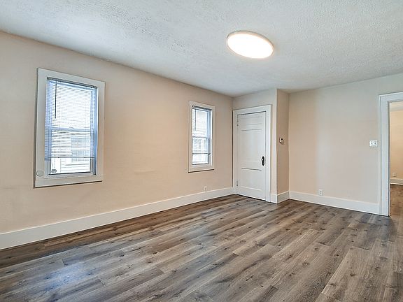 3rd image of 2935 N Delaware St