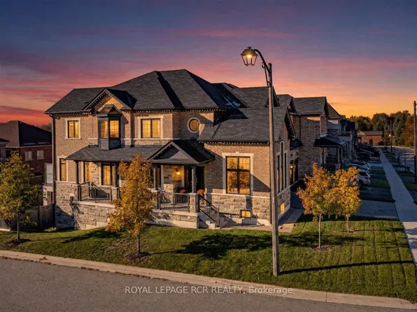 47 Carondale Sq, East Gwillimbury, ON L9N 0X5