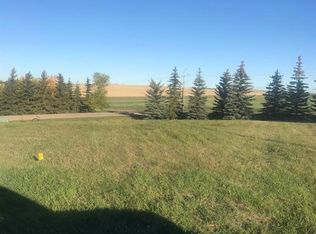 8 Regency Clos, Trochu, AB T0M 2C0