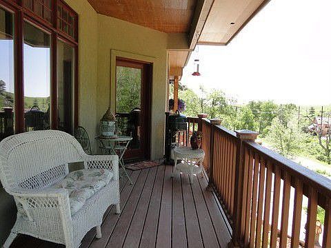 Deck off of LR, & Kitchen w/ eating areas