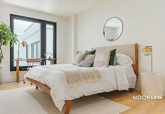 5th image of 250 Gold St #923