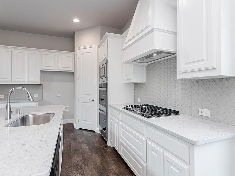 1537 Euclid Aly — Photo 34