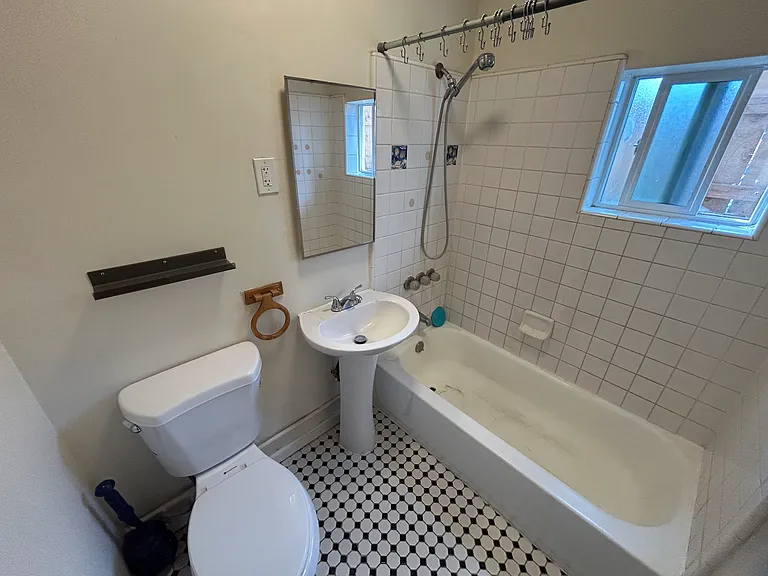 1329 Broadway #C — Photo 9