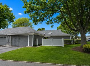 188 River Dr, Moriches, NY 11955
